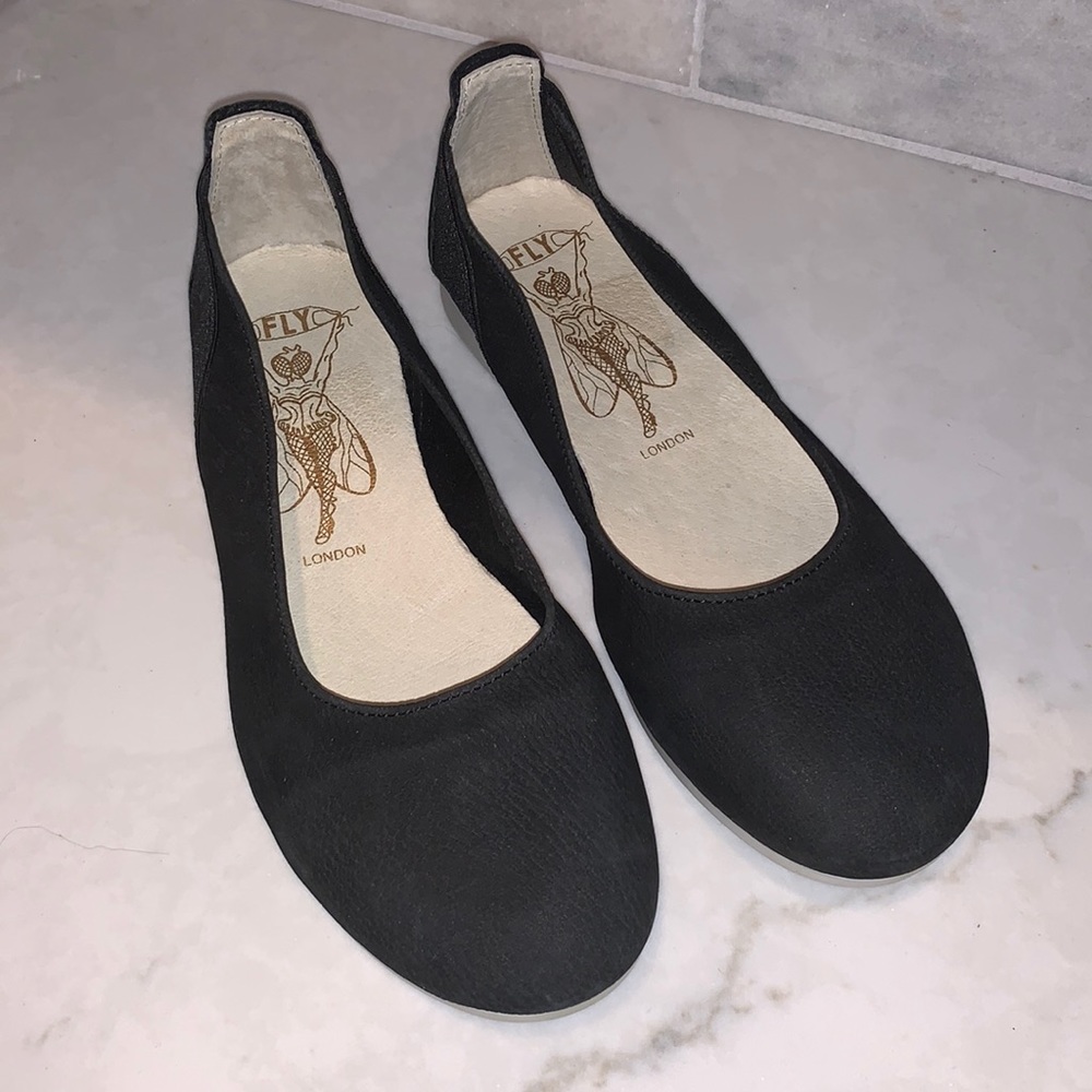 NWOT Fly London Black Leather Suede Flats Made in Portugal EU 36, US 5.5